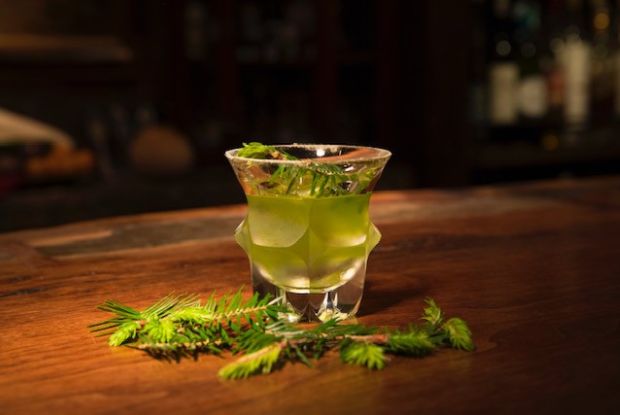 Bar Benfiddich green negroni